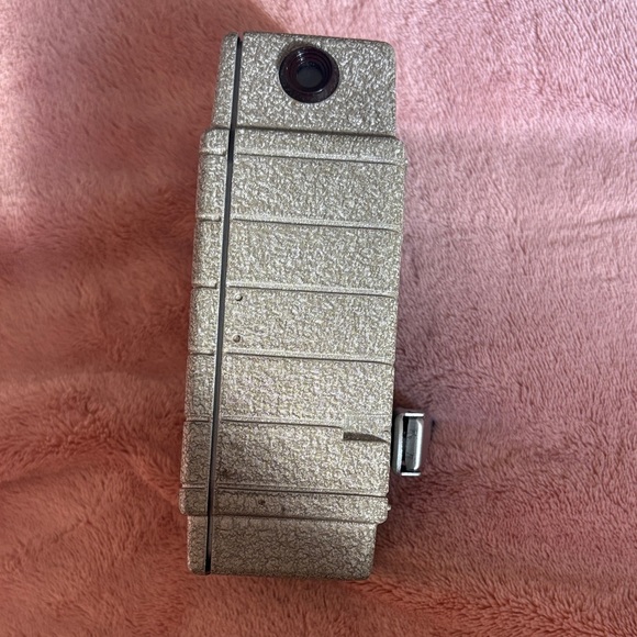 Bell & Howell Vintage Gray Camera with Brown Case - Picture 5 of 7